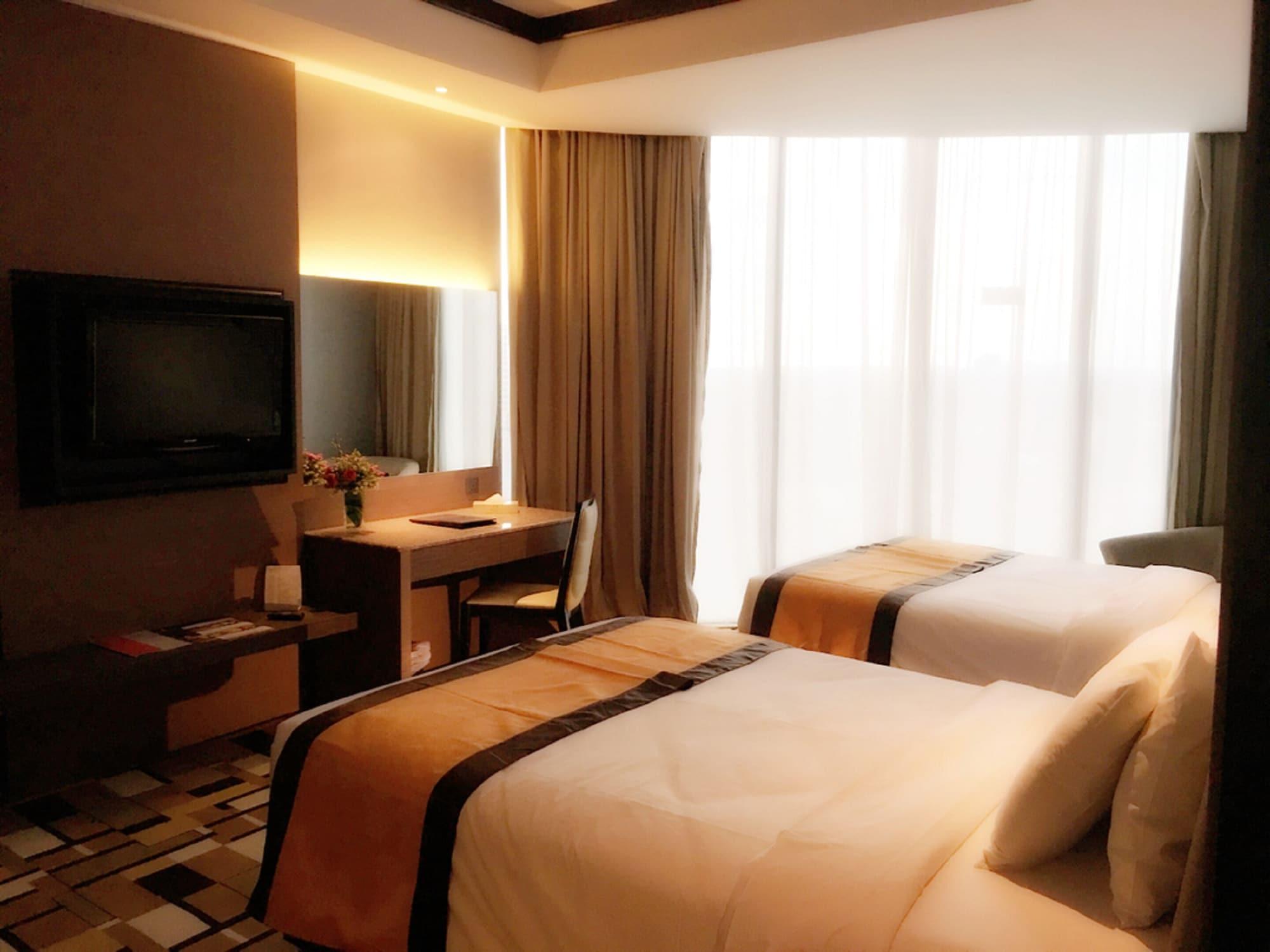 Grand Paragon 4*