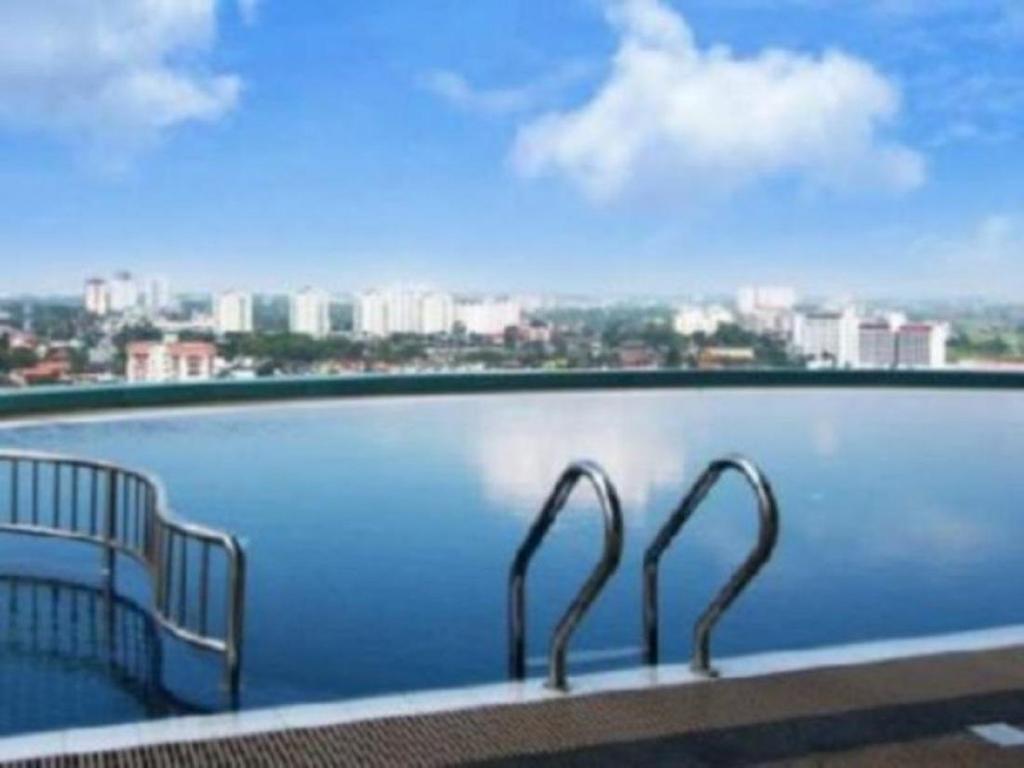 Grand Paragon Hotel 4*