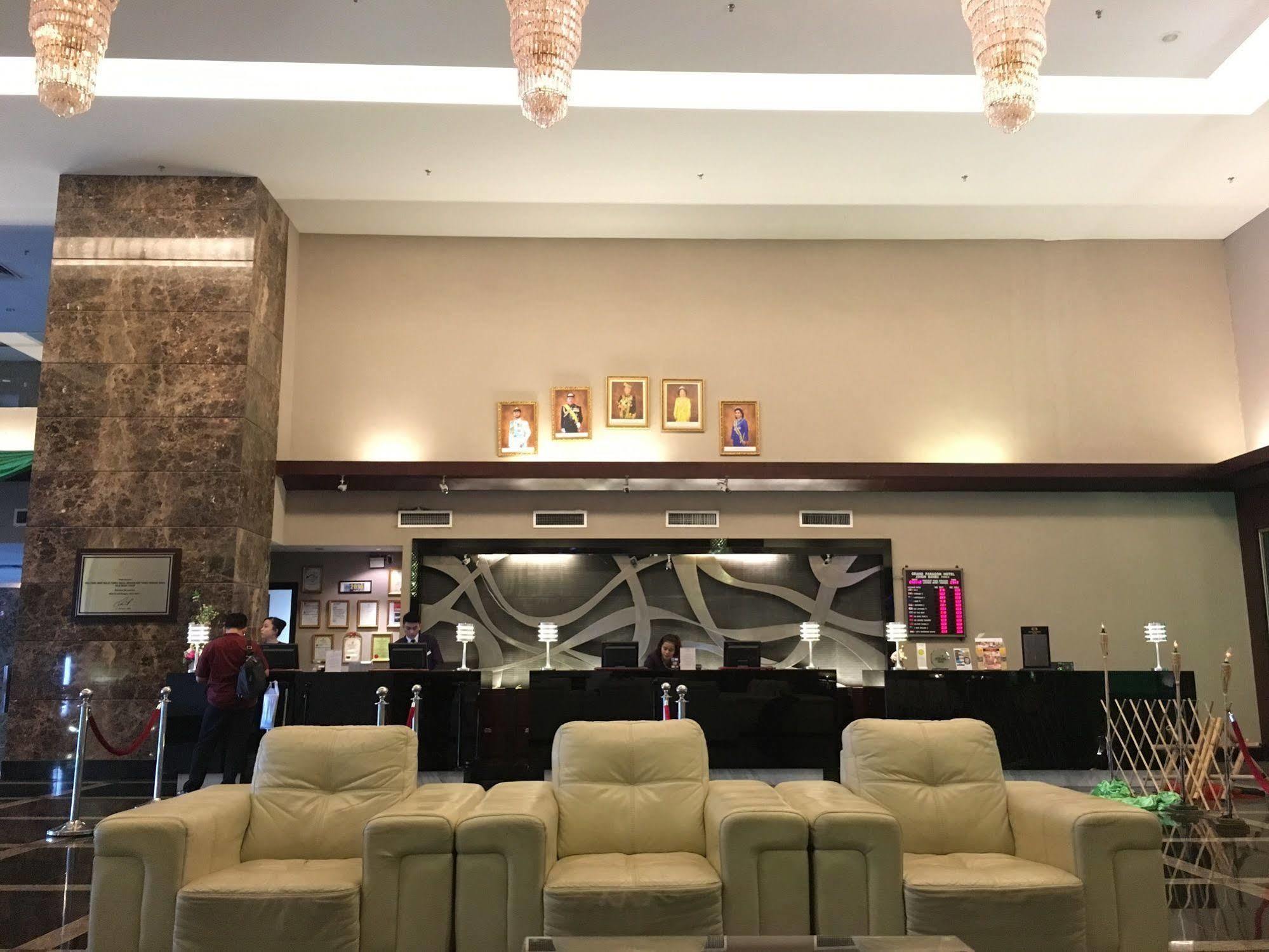 Grand Paragon 4*